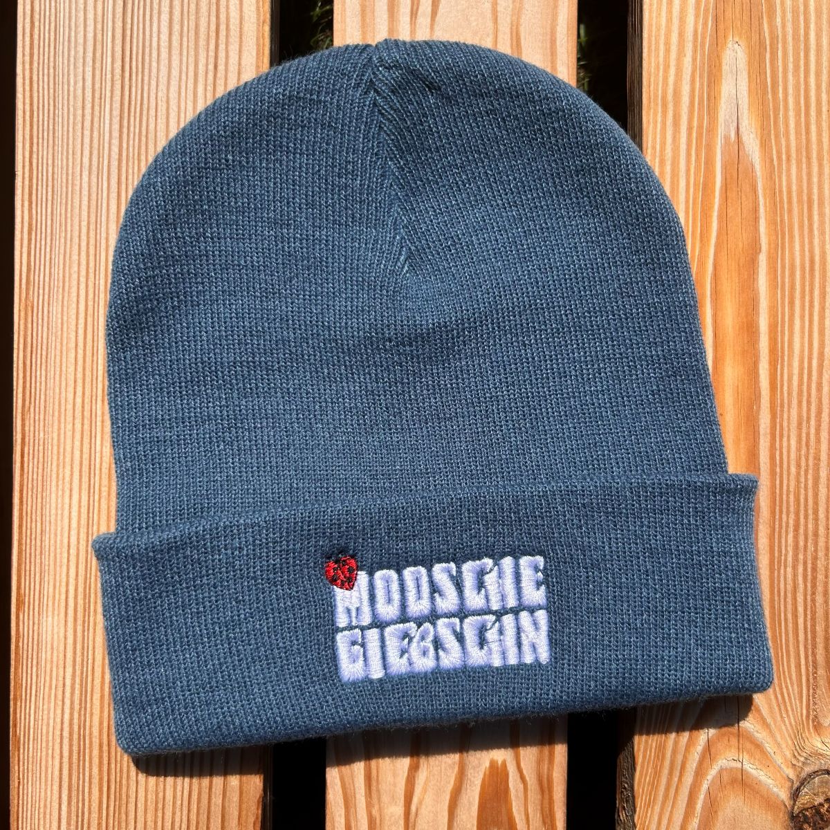 Mütze #MODSCHEGIEBSCHN Bestickter Sachsen Beanie für Damen | Sächsische Strickmütze