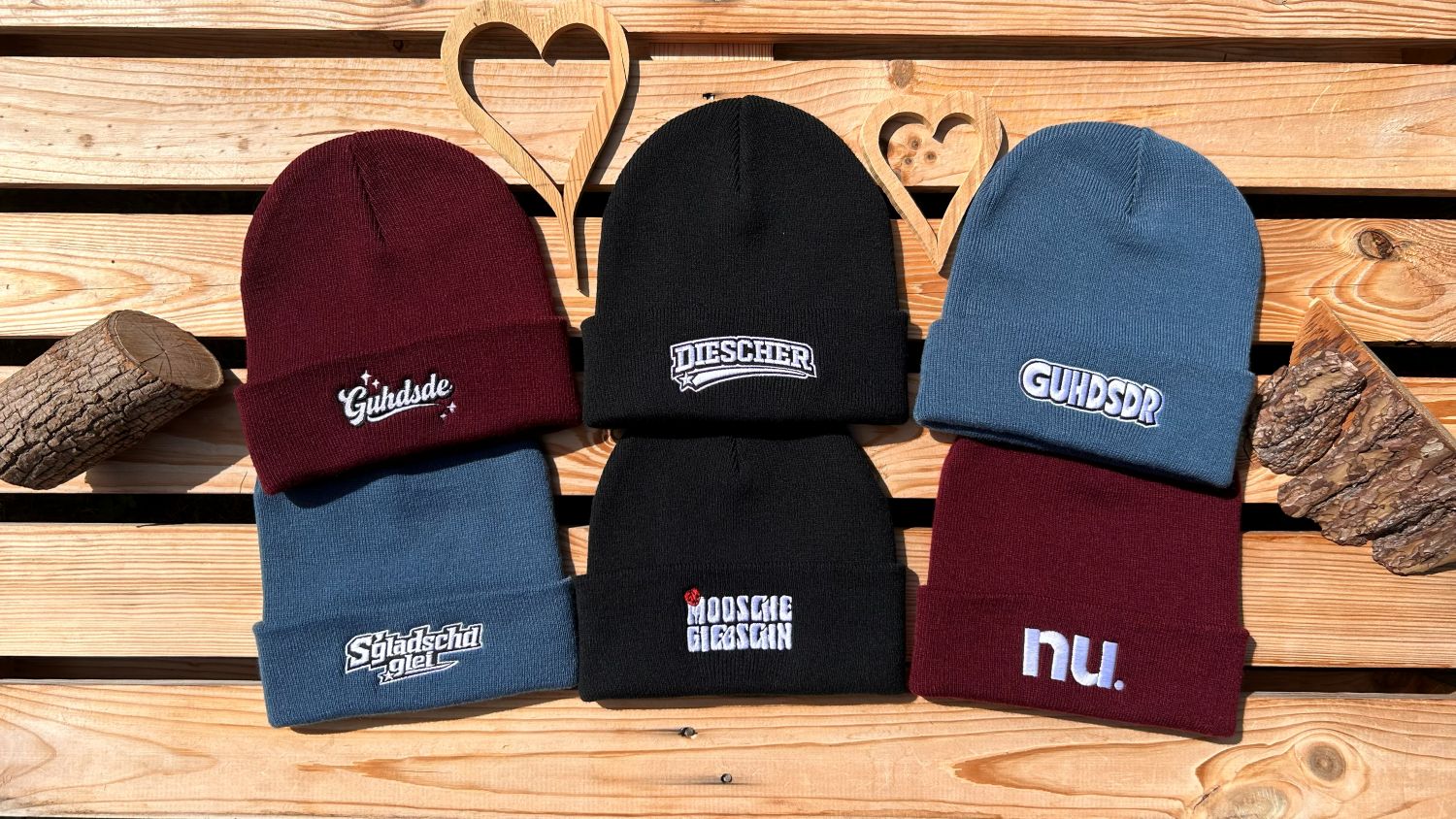 Sachsen Mützen von sachsenStoff im sächsischen Dialekt bestickt Sächische Strickmützen und Wintermützen als Geschenk und Weihnachtsgeschenk